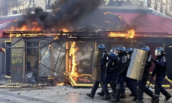 Un chercheur chinois proche du pouvoir explique qu’une « révolution se prépare en France »