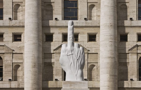 Le sculpteur de Maurizio Cattelan veut retourner tout le système criminel de l’art contemporain