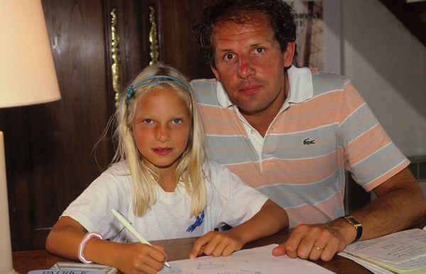 PPDA décrit dans un livre de 1988 les fantasmes qu’il projetait sur ses filles de 11 et 6 ans