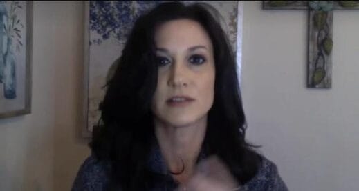 « Les vaccins sont des armes biologiques… Un des effets du vaccin est de causer des ravages dans votre système immunitaire »