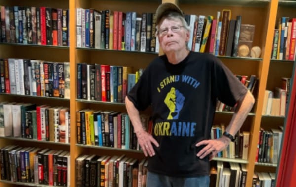 Un duo de comiques russes piège Stephen King en se faisant passer pour Zelensky