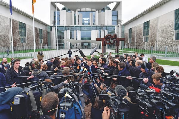 De la Loi Avia au CDJM, comment Macron tente de contrôler les médias