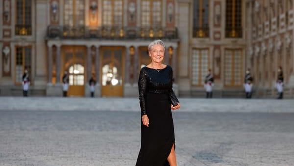 Mais d’où vient la fortune d’Elizabeth Borne ? Du secret des affaires dans la Big Pharma évidemment