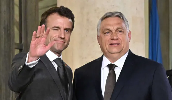 La France, alignée avec la Hongrie de Viktor Orbán, insiste pour surveiller les journalistes sans autorisation judiciaire