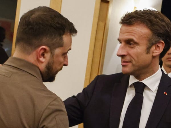 Emmanuel Macron annule son voyage en Ukraine pour « des questions de sécurité »