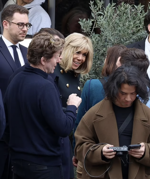 Brigitte Macron vient de tourner pour Netflix dans la saison 4 d’Emily in Paris