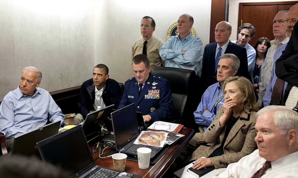 Un ancien conseiller d’Obama à la Maison Blanche accusé de crimes sexuels sur des enfants devant un tribunal britannique