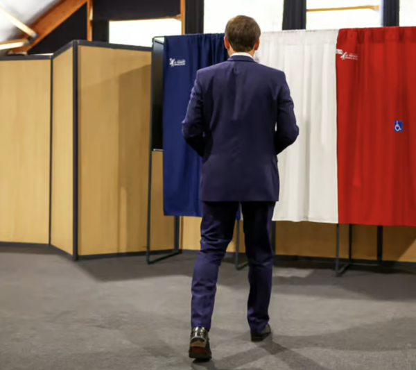 Face au blocage des institutions, Emmanuel Macron pourrait démissionner