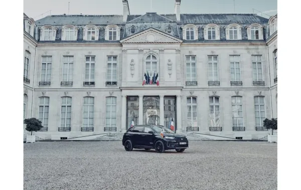 Un fonctionnaire du ministère de l’Économie se fait voler sa voiture de service contenant deux cartes d’accès à l’Élysée