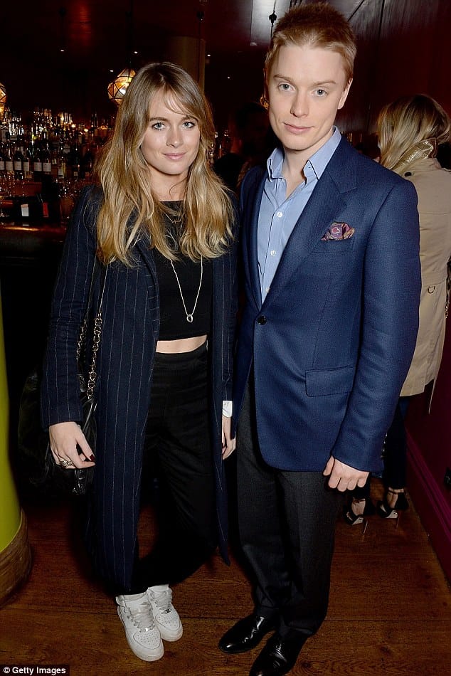 246A766A00000578-2916468-Cressida_Bonas_and_Freddie_Fox_attend_a_BAFTA_Special_Screening_-a-18_1421661600137