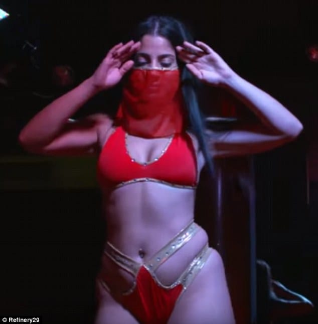 36A599B500000578-3711341-image-m-111_1469655614294