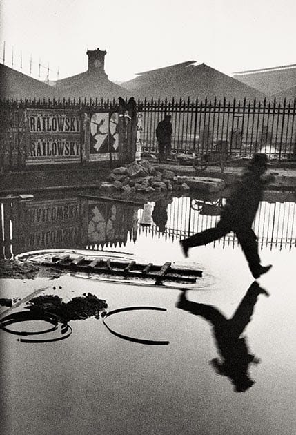 Henri Cartier-Bresson Derrière la gare Saint-Lazare, Paris, France, 1932