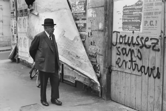 Henri Cartier Bresson Rue de Vaugirard, Paris, France, mai 1968-001