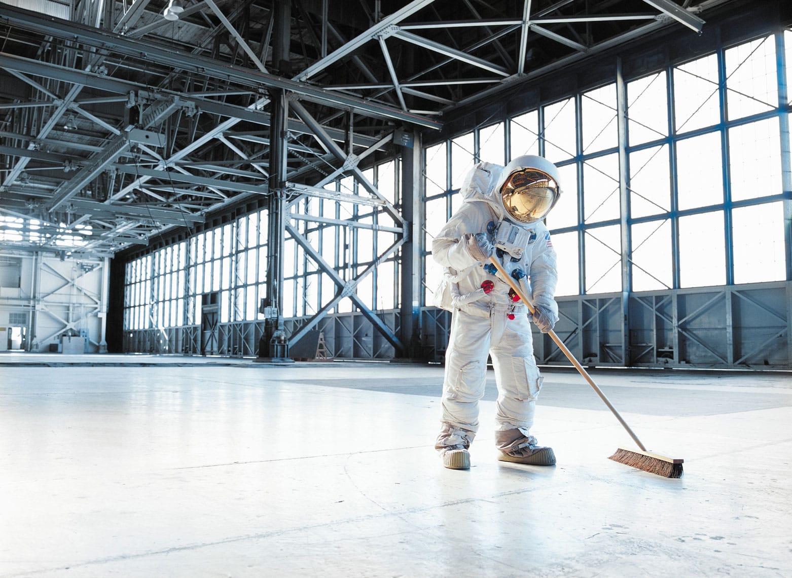 HFREEMAN_APFportfolio_Astronaut_Sweeping_sRGB