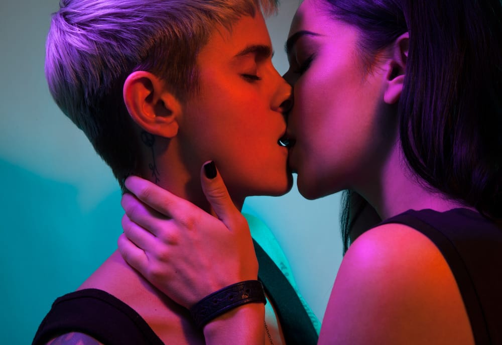 kiss-by-maggie-west-27_1000