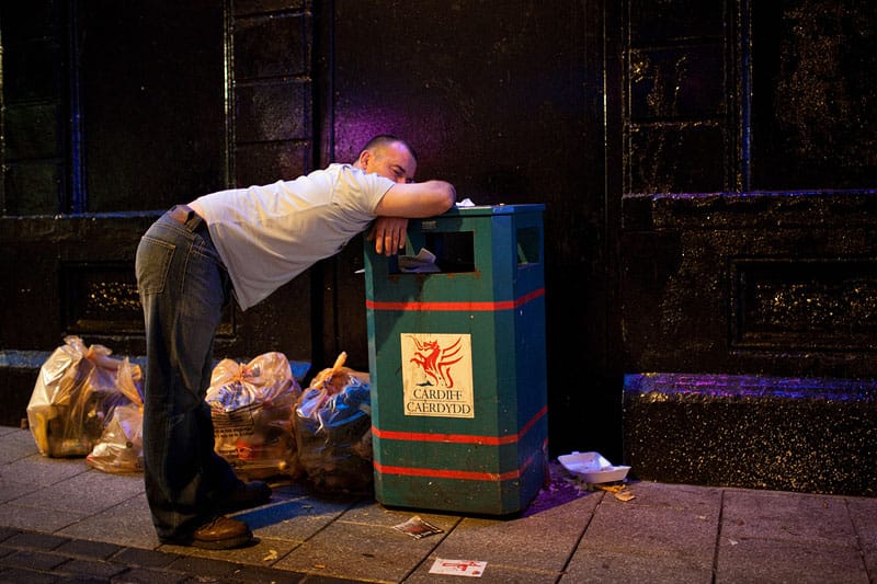 rIMG_1479_cardiff_after_dark_night_bin_sleeping_man