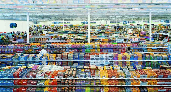 6. 99 Cent II, Diptychon (2001) Crédit photo: Andreas Gursky Vendue 3,3 millions de dollars