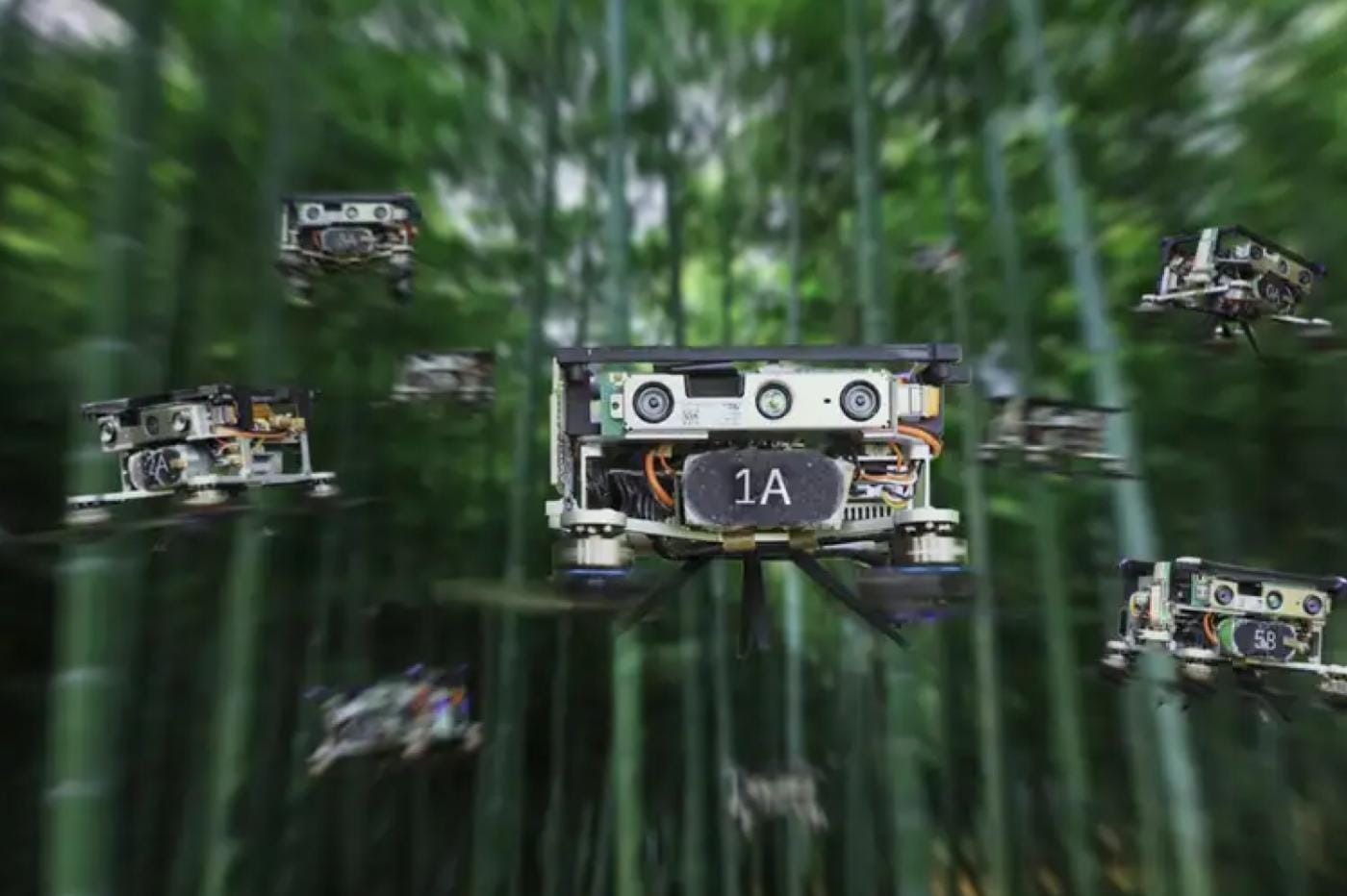 essaims de drones autonomes